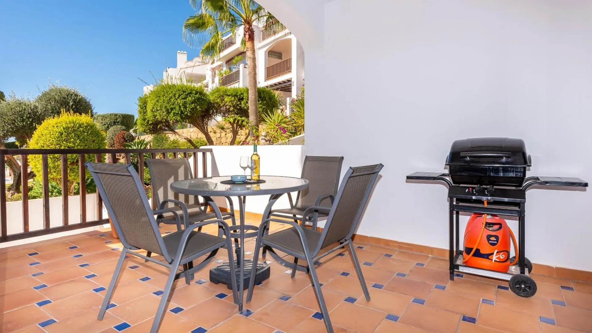 Finca San Antonio - Apartment With Pool Views Near Mijas Pueblo